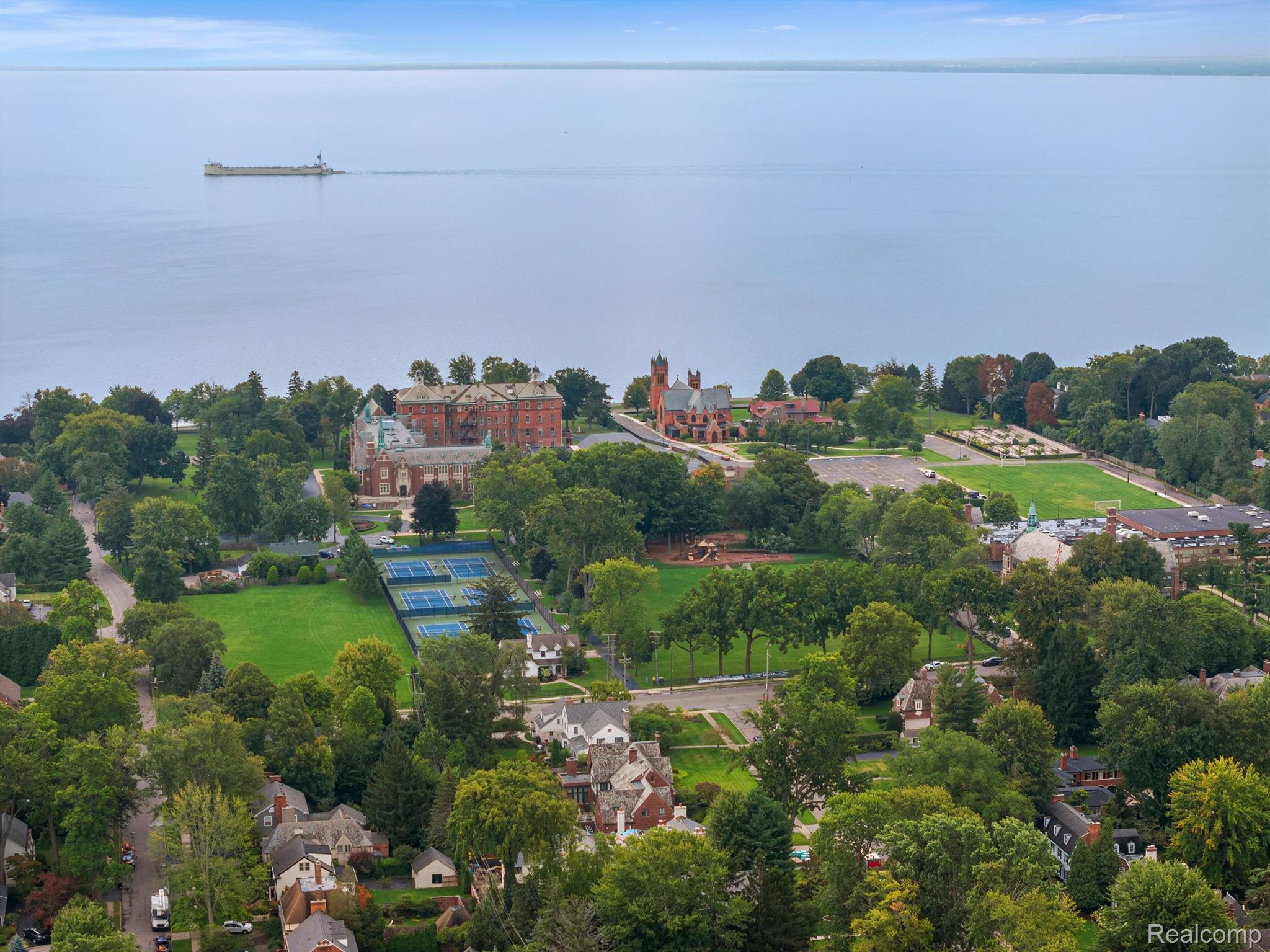 195 Kercheval Avenue