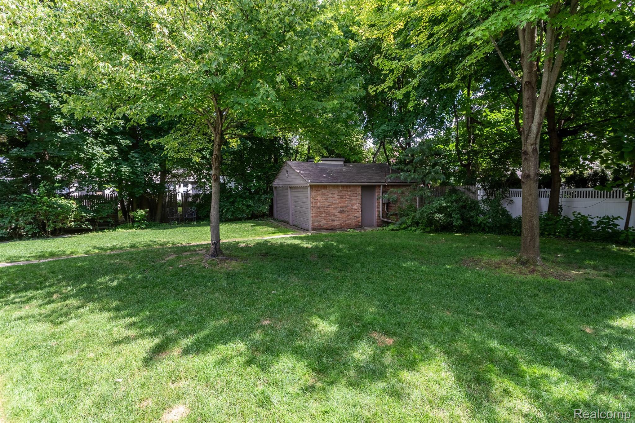 1035 N Old Woodward Avenue 2