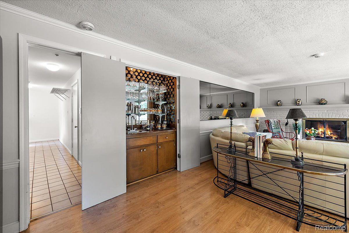 4363 SUNNINGDALE Drive