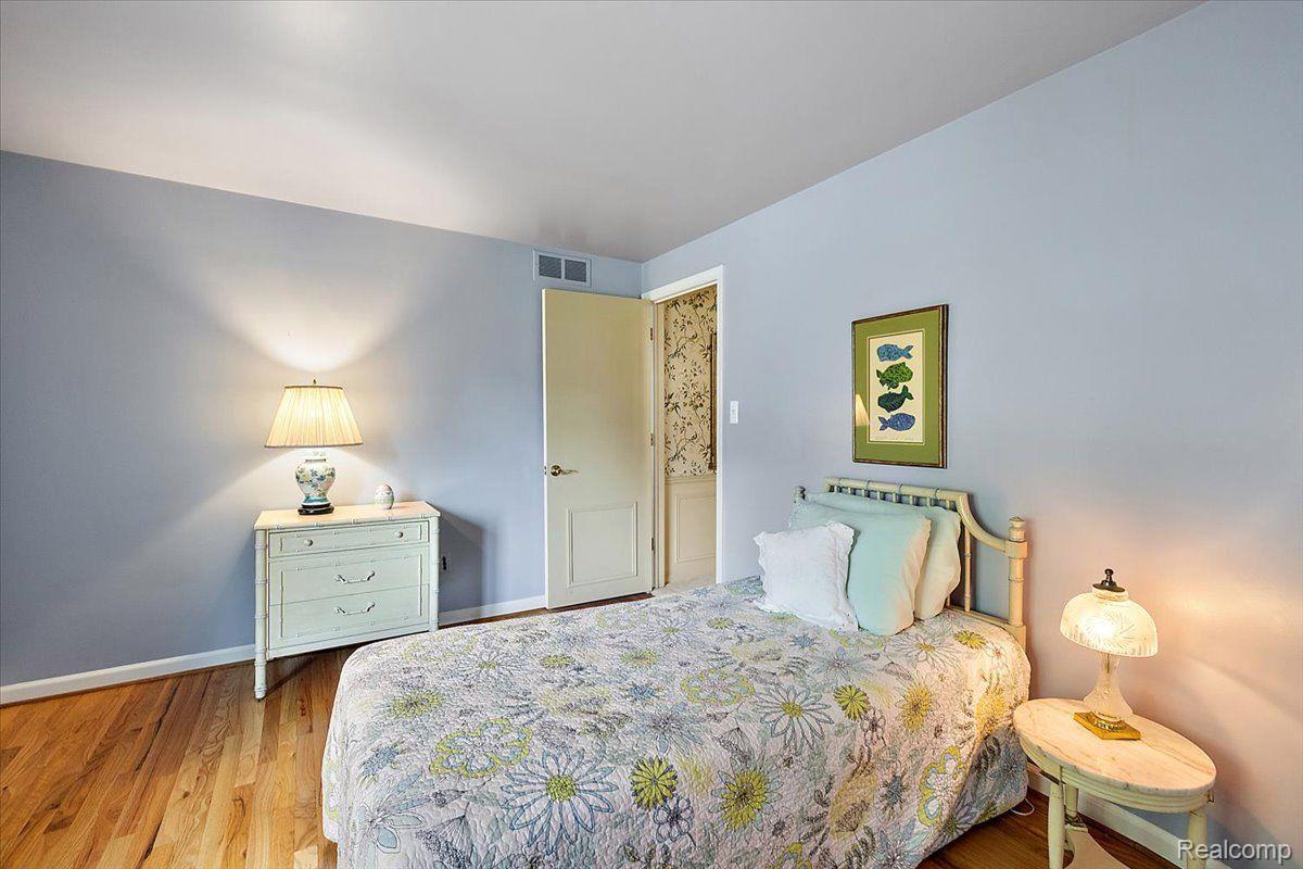 4363 SUNNINGDALE Drive