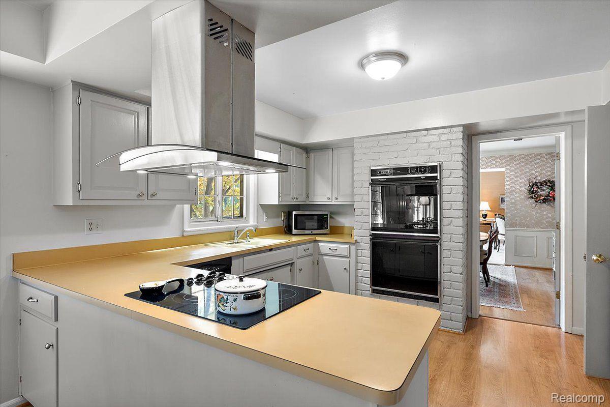 4363 SUNNINGDALE Drive