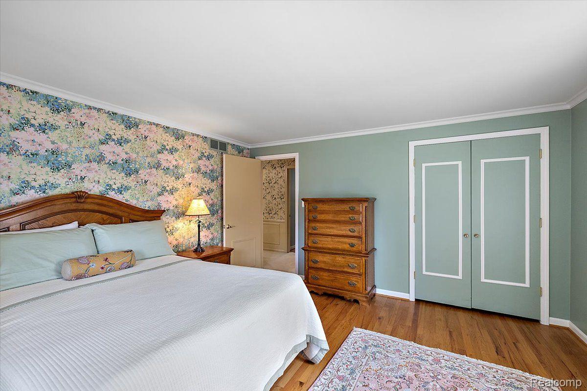 4363 SUNNINGDALE Drive