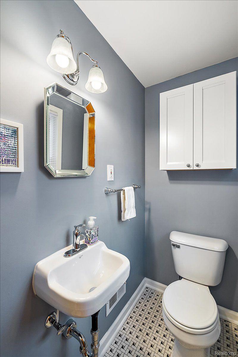 550 S Denwood Street