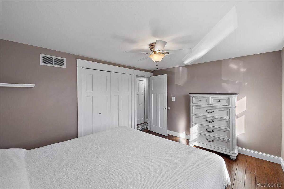 48277 Jefferson Avenue