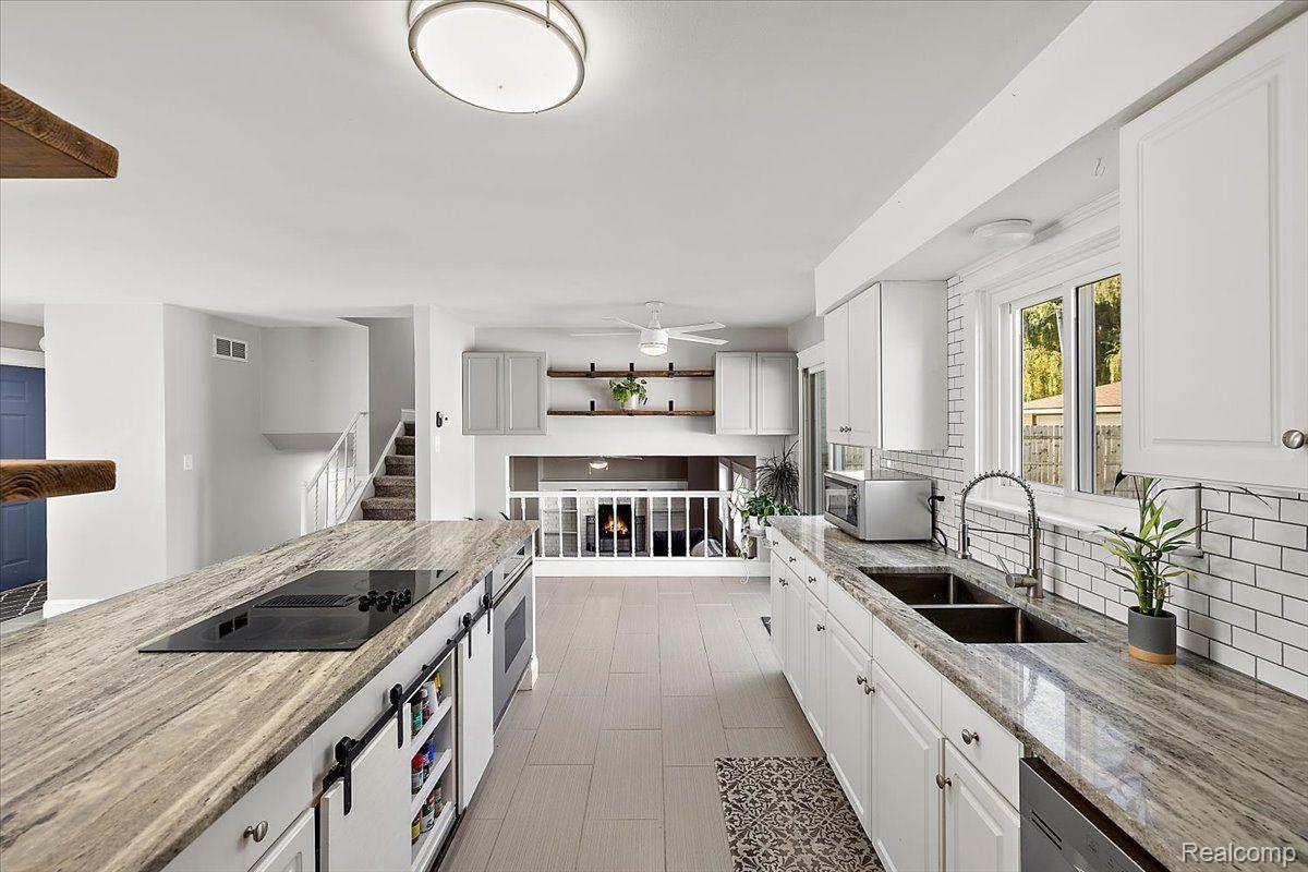 48277 Jefferson Avenue