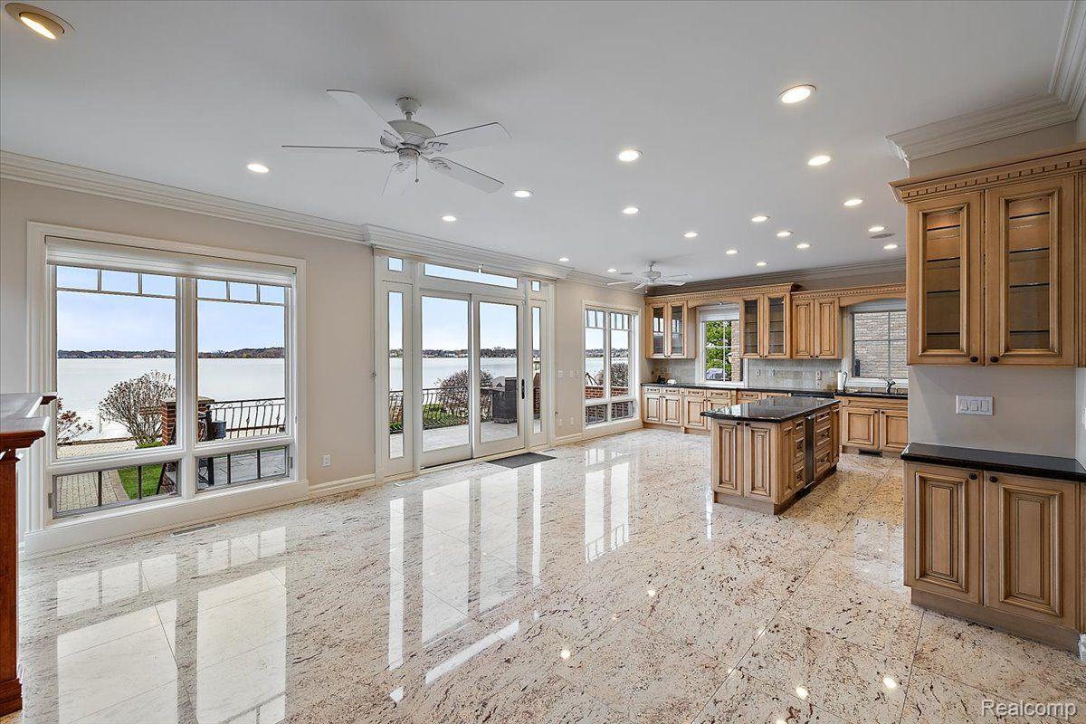 2014 WILLOW BEACH Street