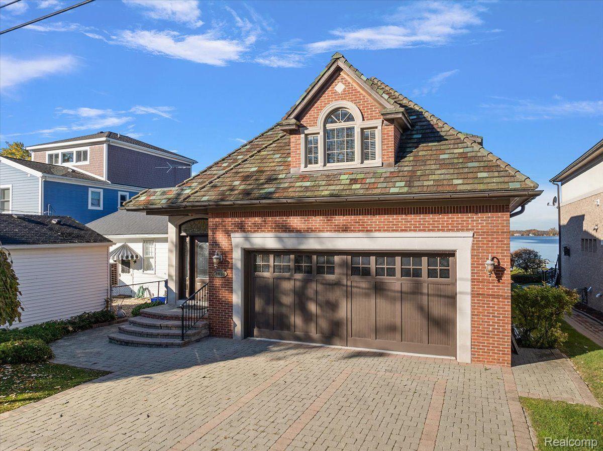 2014 WILLOW BEACH Street