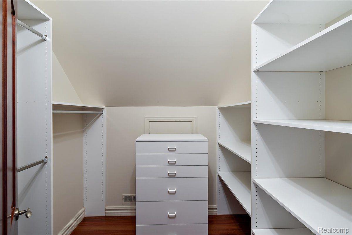 2014 WILLOW BEACH Street