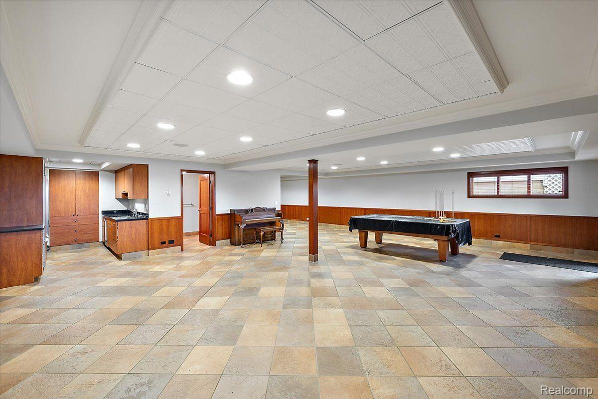 2014 WILLOW BEACH Street