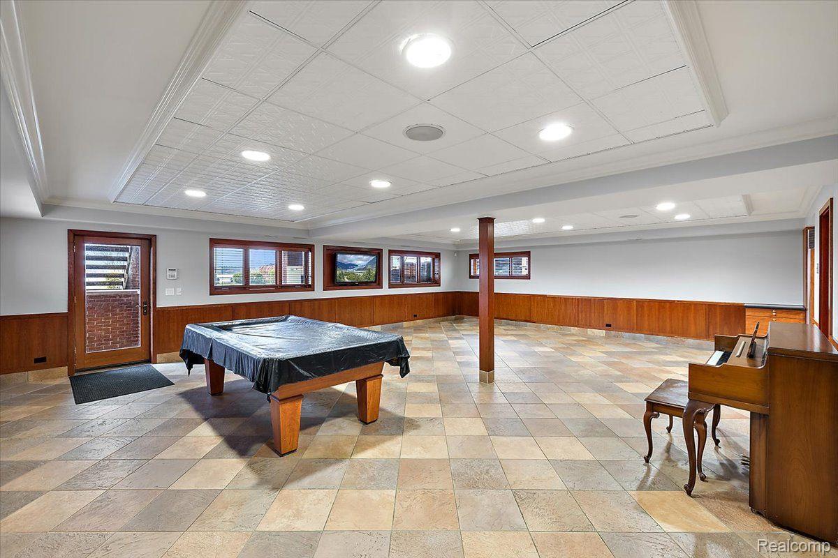 2014 WILLOW BEACH Street