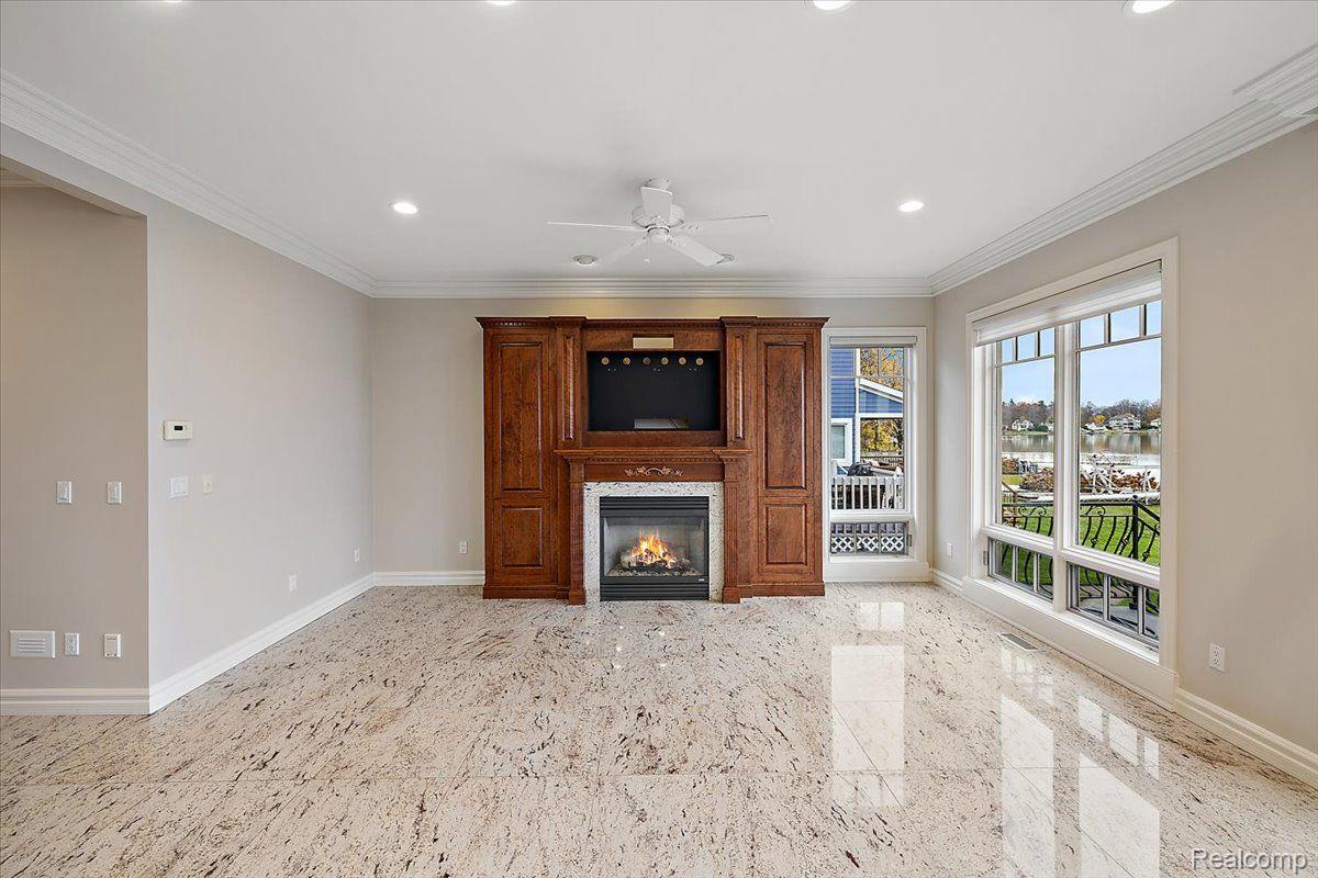 2014 WILLOW BEACH Street