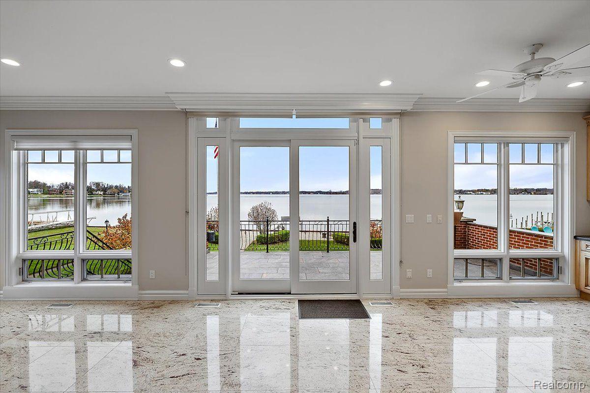 2014 WILLOW BEACH Street