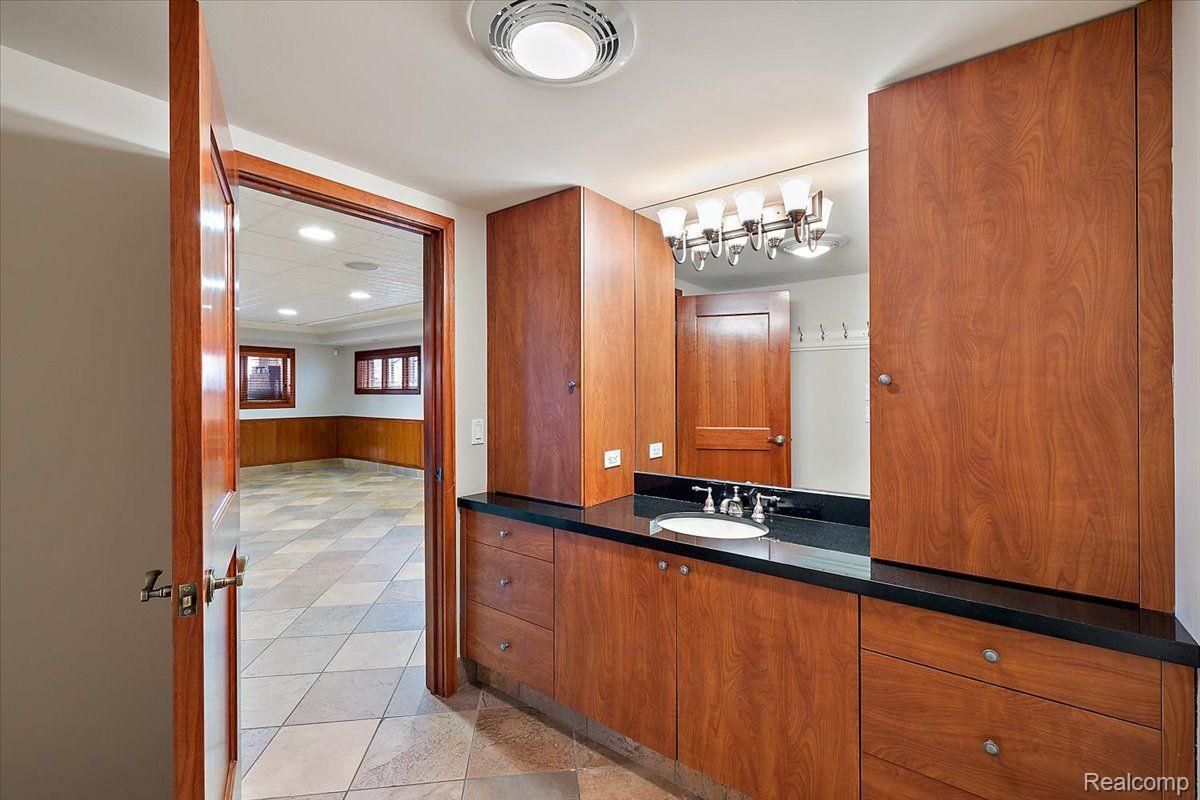 2014 WILLOW BEACH Street