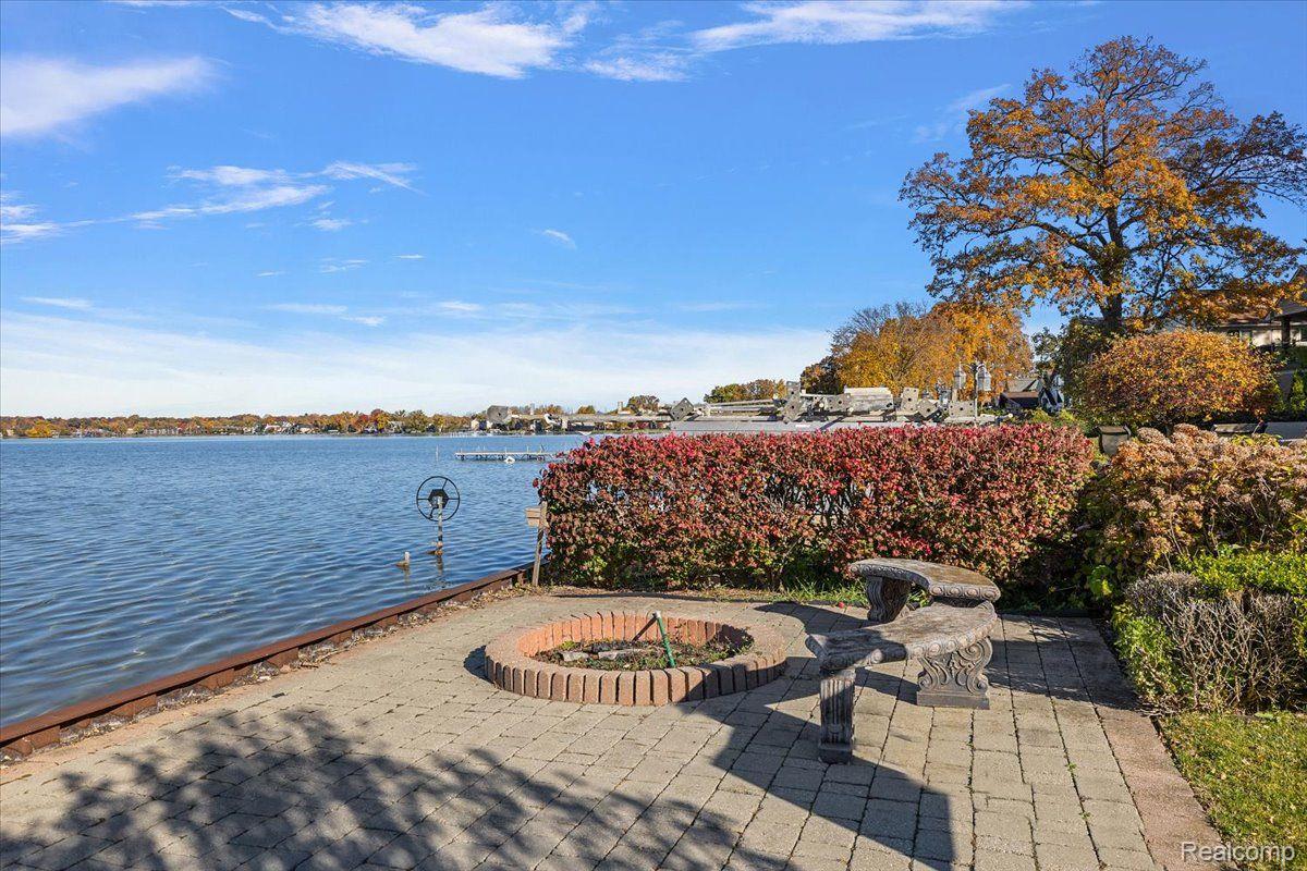 2014 WILLOW BEACH Street