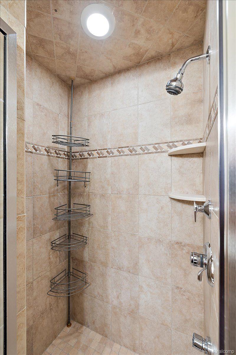 2014 WILLOW BEACH Street