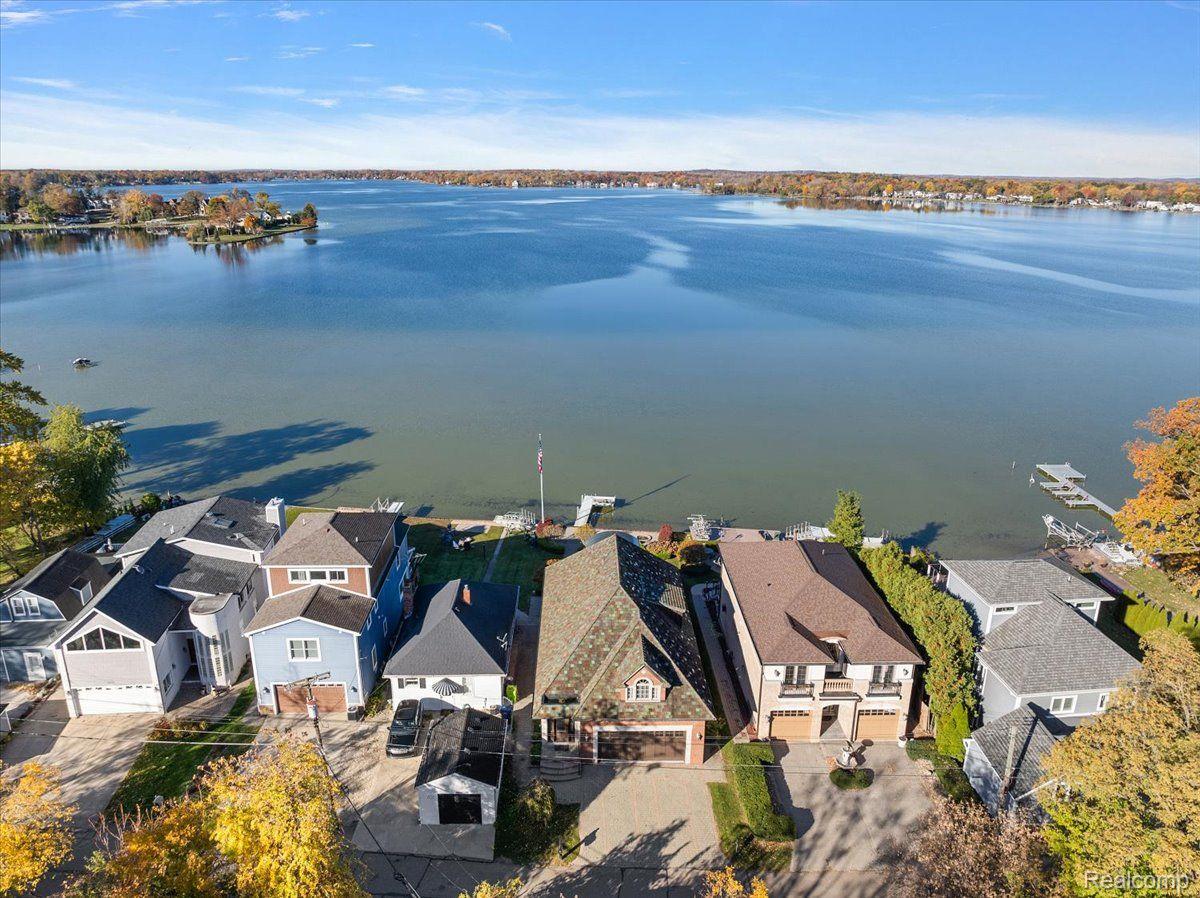 2014 WILLOW BEACH Street