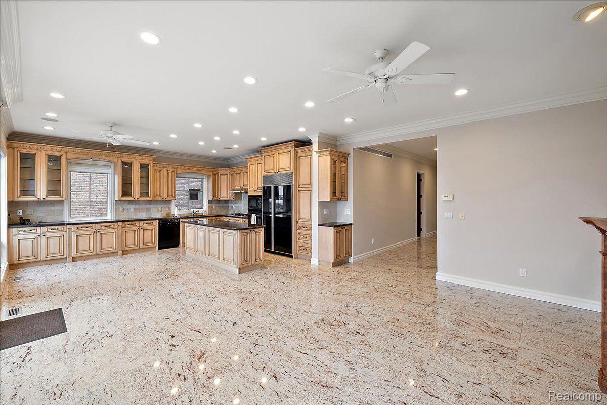 2014 WILLOW BEACH Street