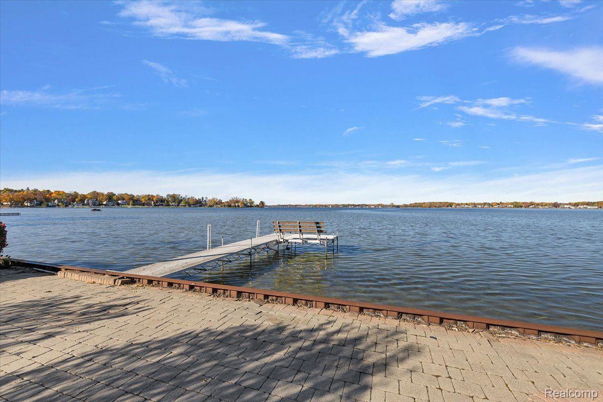 2014 WILLOW BEACH Street