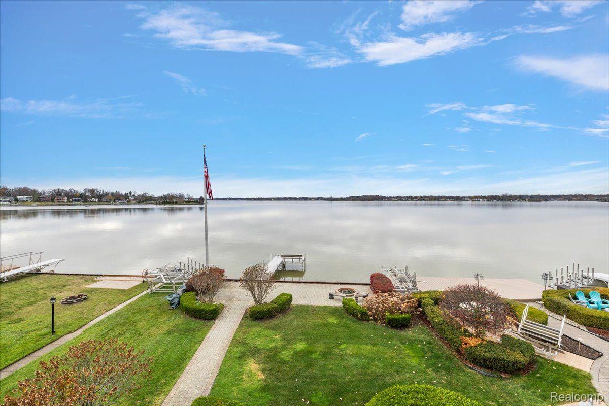 2014 WILLOW BEACH Street