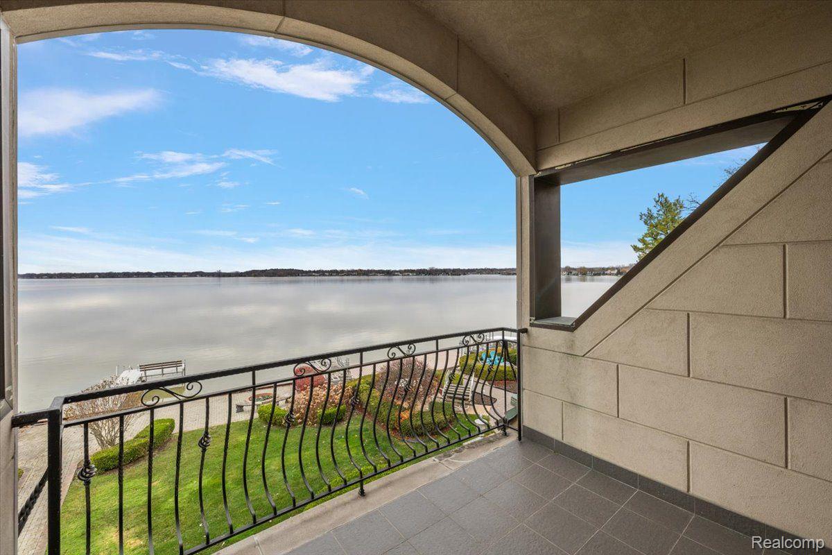 2014 WILLOW BEACH Street