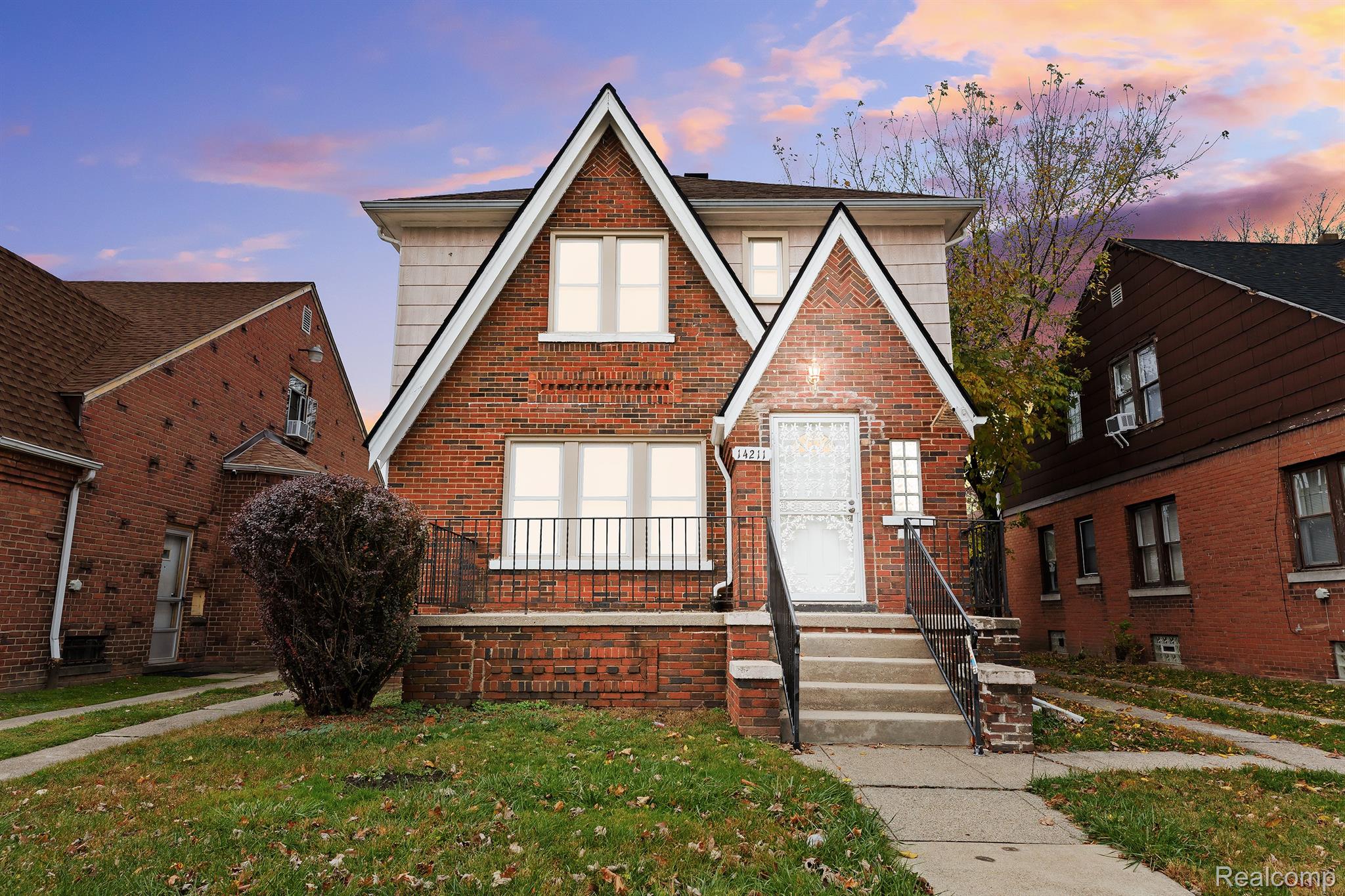 14211 RUTHERFORD Street