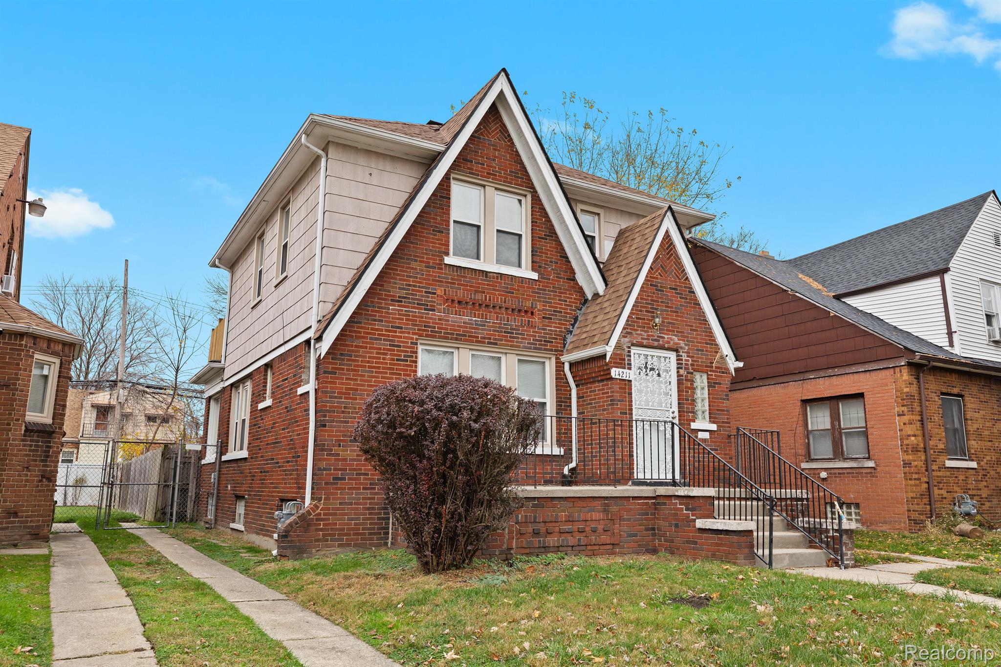 14211 RUTHERFORD Street