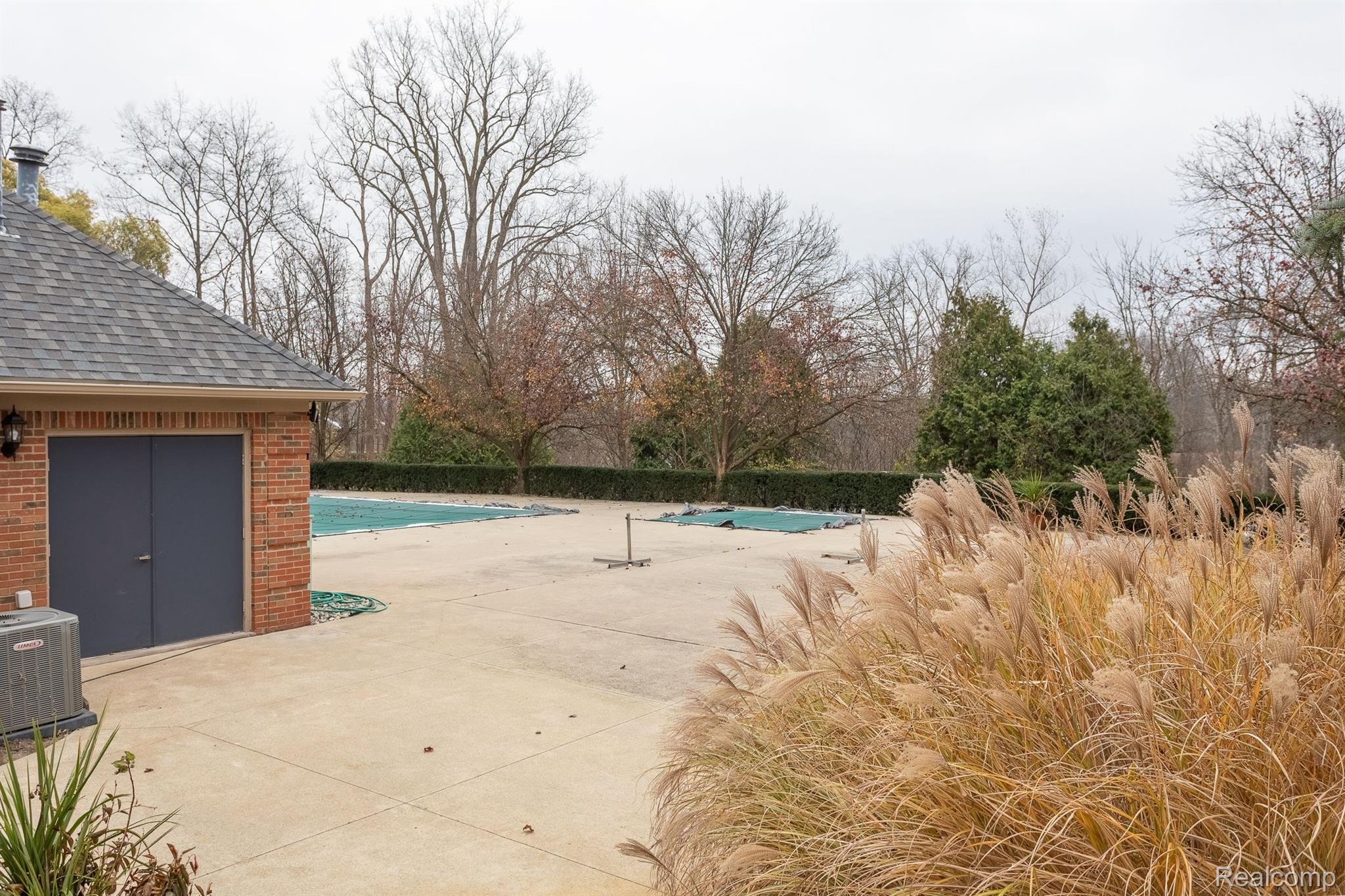 3563 OAKMONTE Boulevard