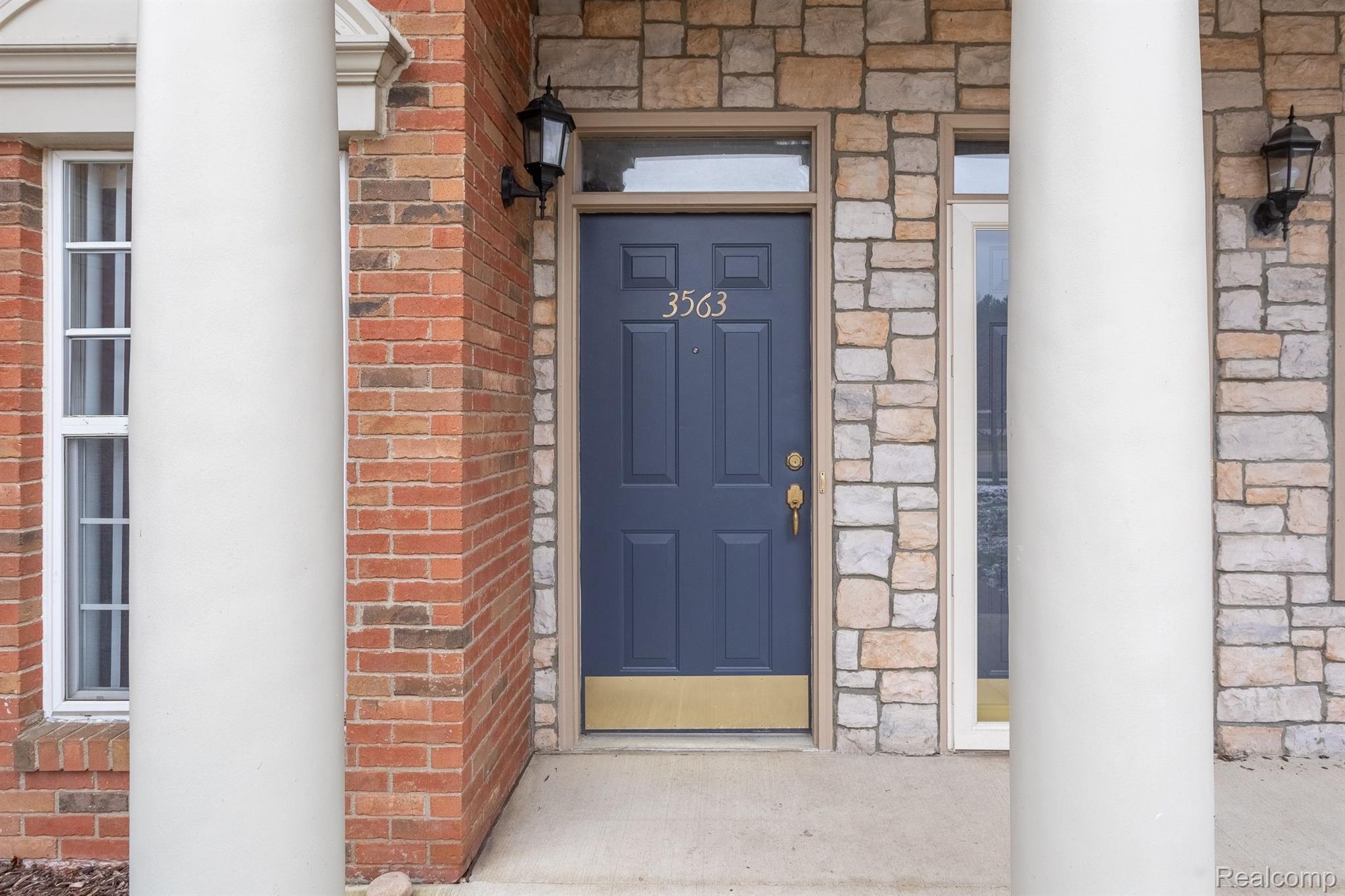 3563 OAKMONTE Boulevard