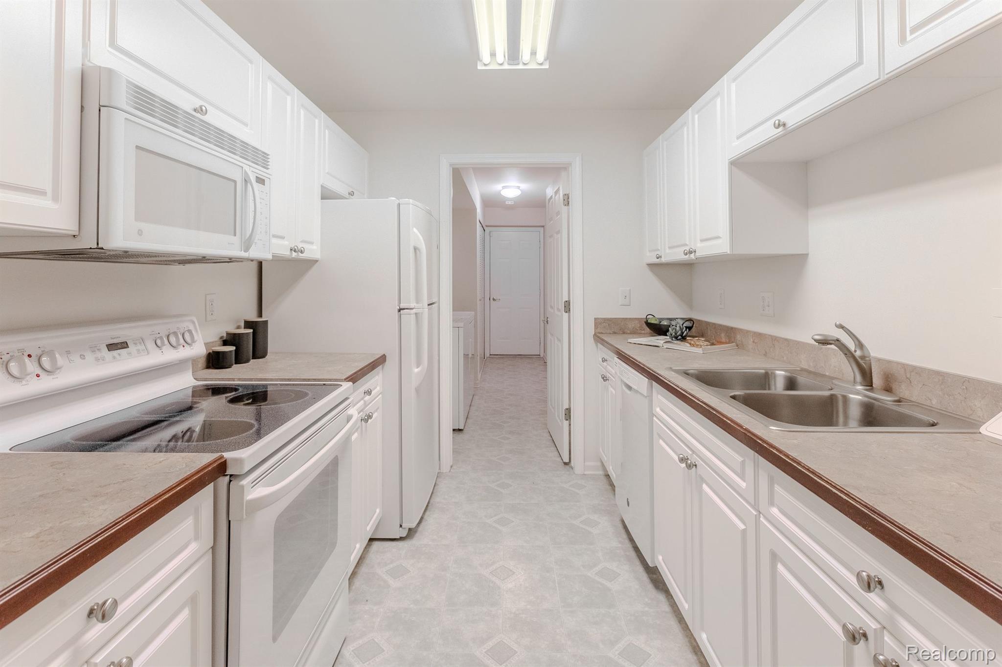 3563 OAKMONTE Boulevard