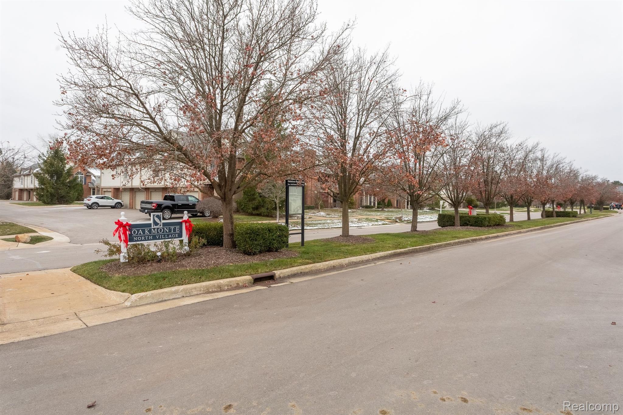 3563 OAKMONTE Boulevard