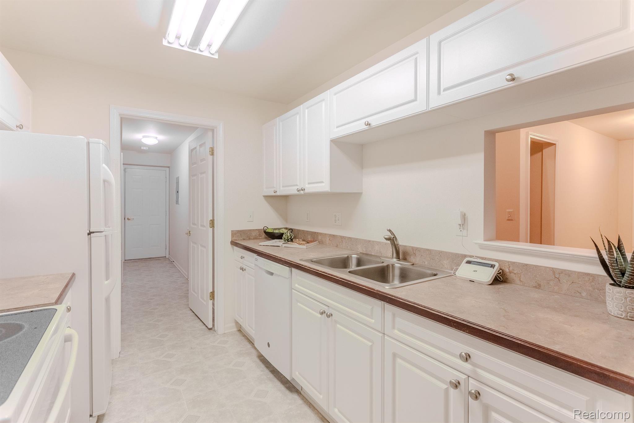 3563 OAKMONTE Boulevard