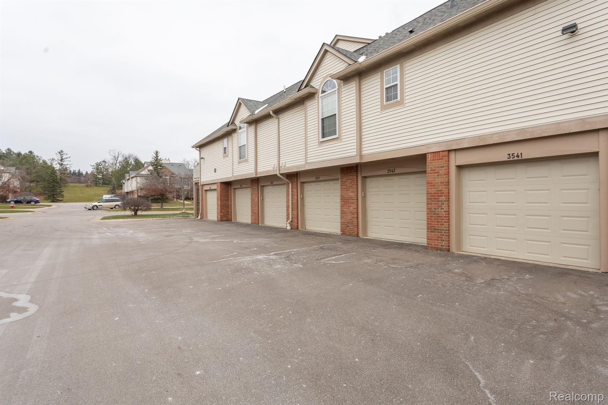 3563 OAKMONTE Boulevard