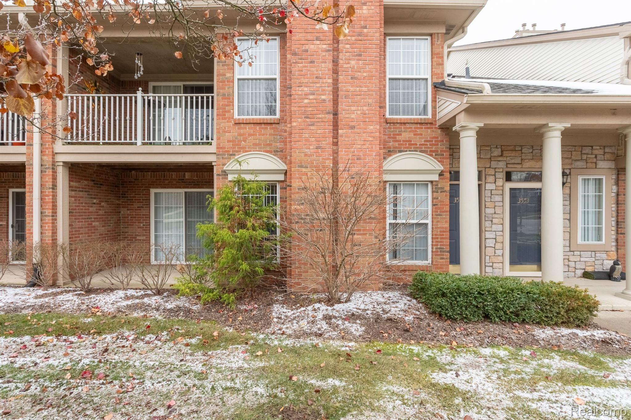 3563 OAKMONTE Boulevard