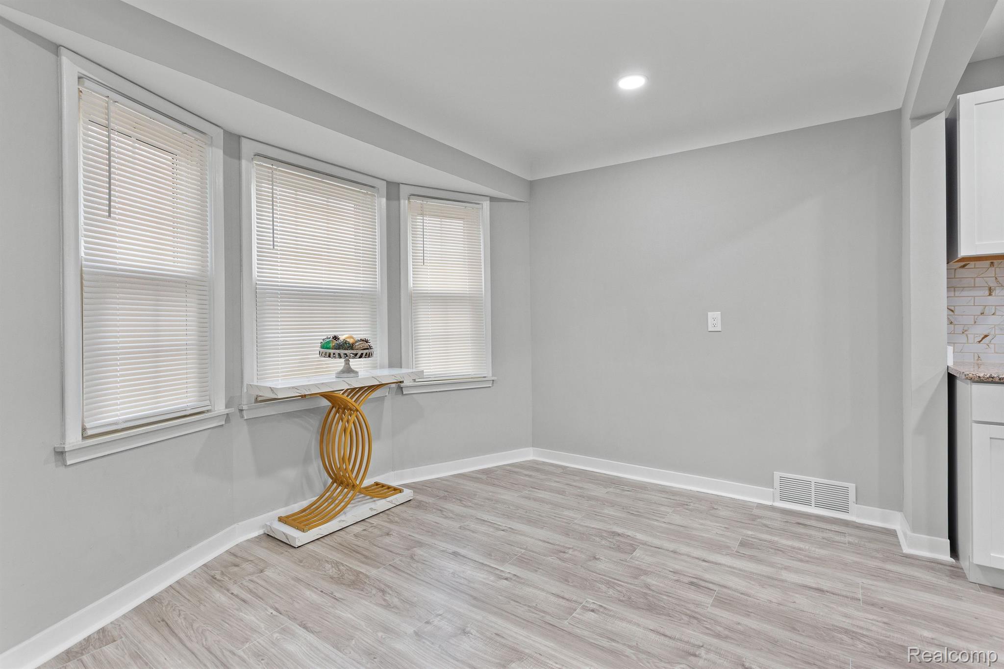 20934 Sunnydale Street