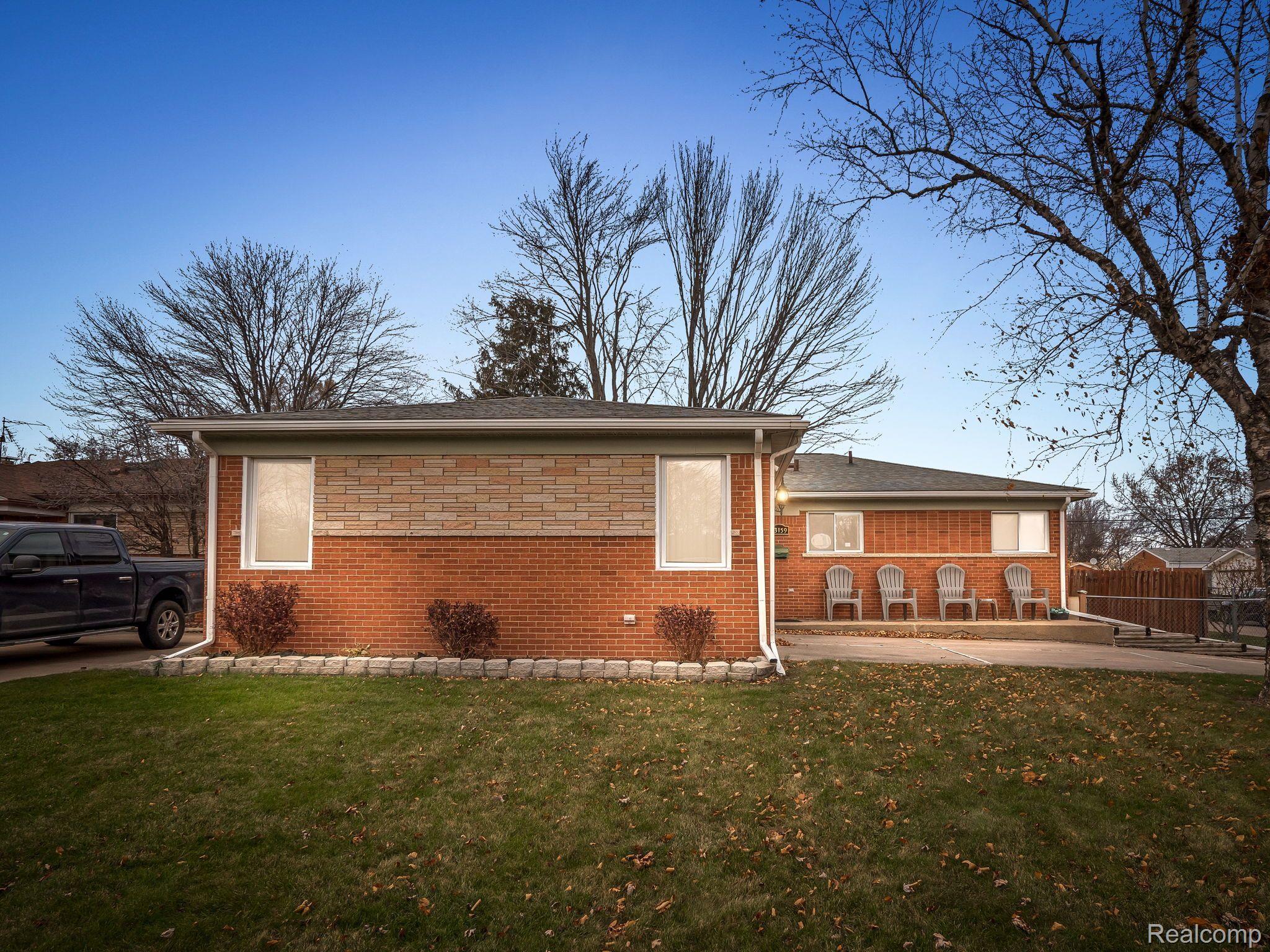 13159 Champaign Avenue