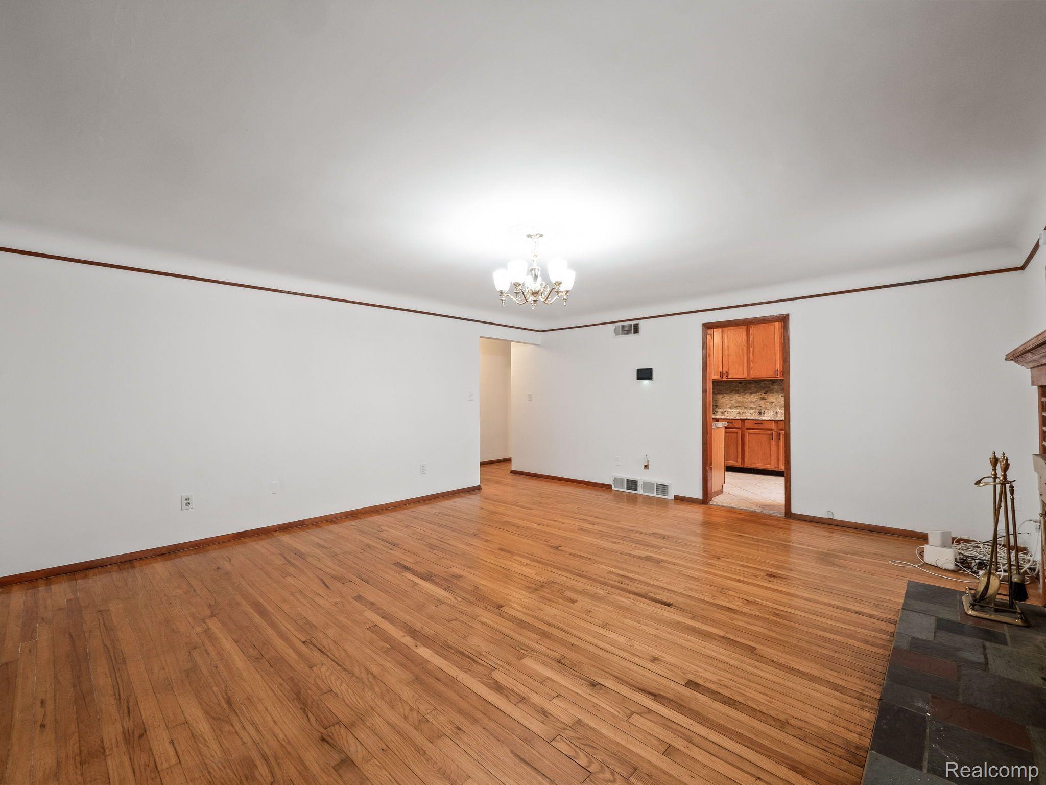 13159 Champaign Avenue