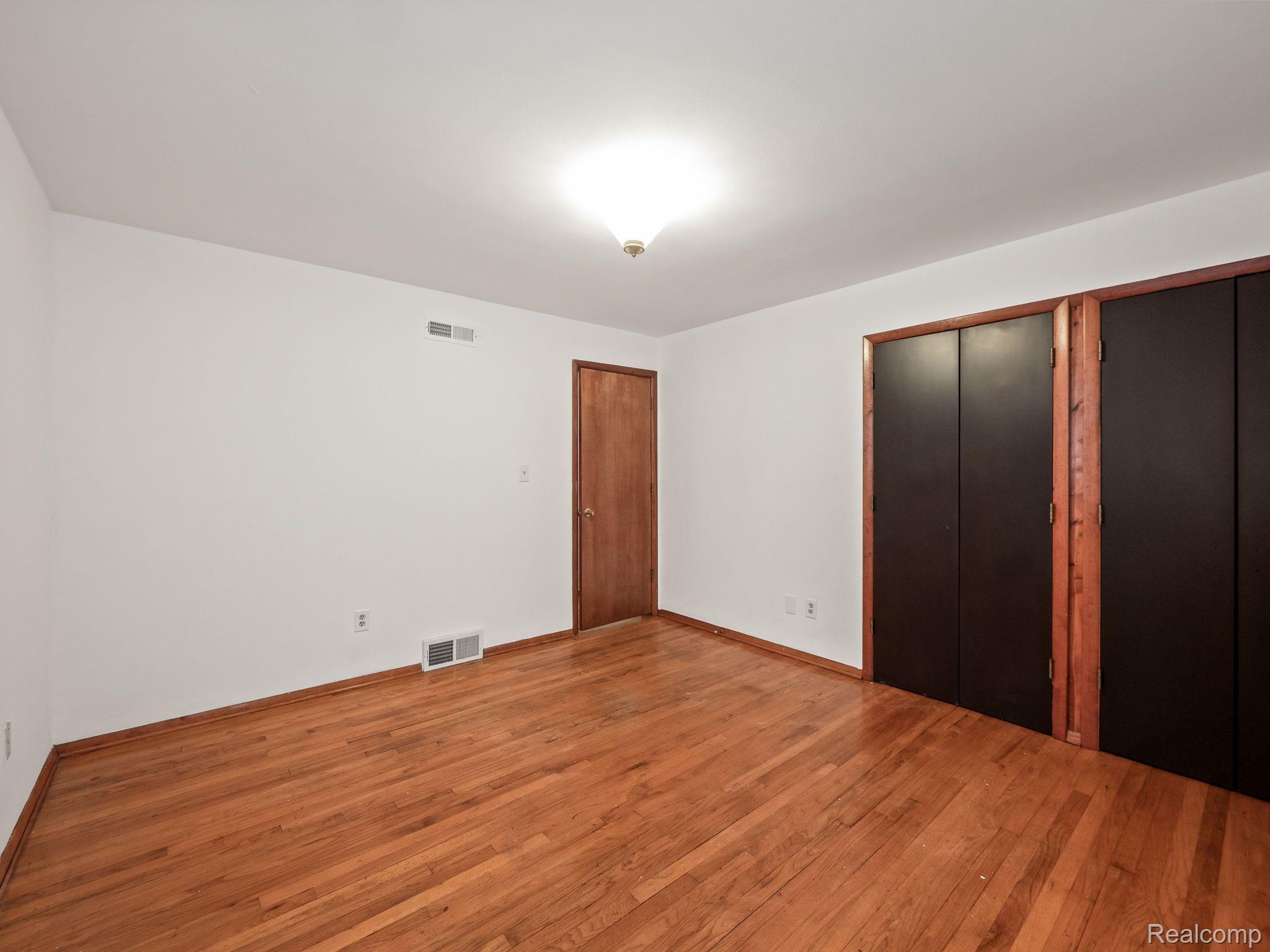 13159 Champaign Avenue