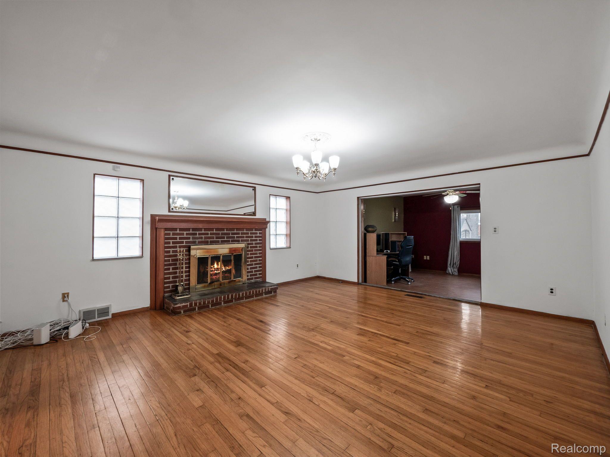 13159 Champaign Avenue