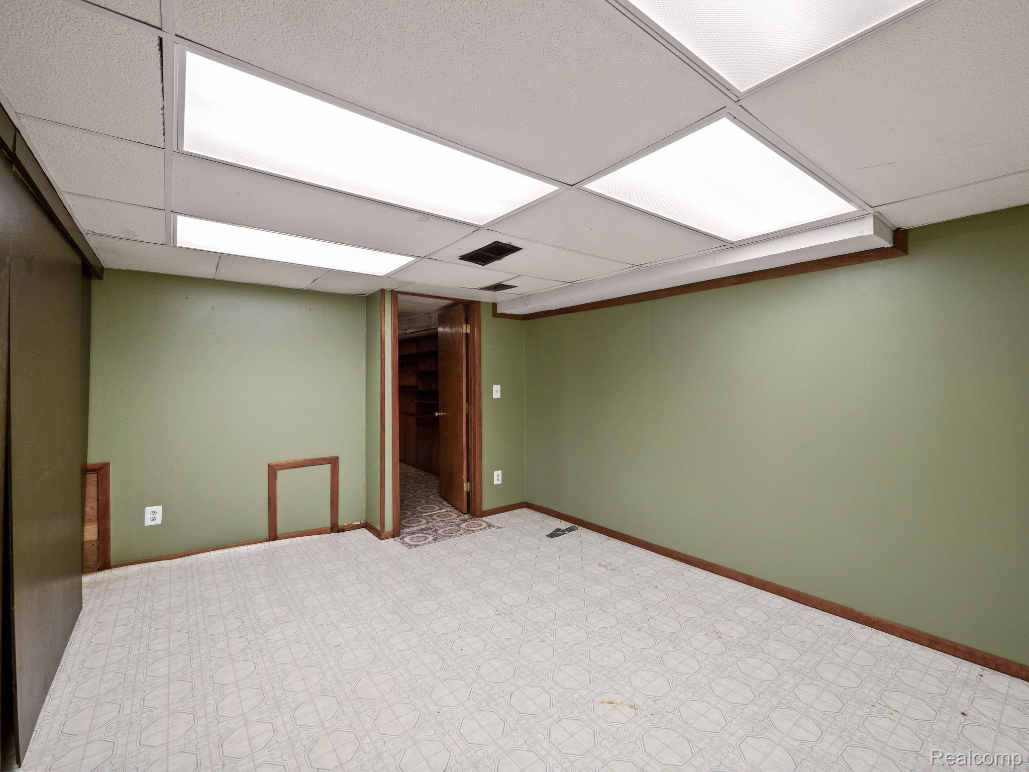 13159 Champaign Avenue