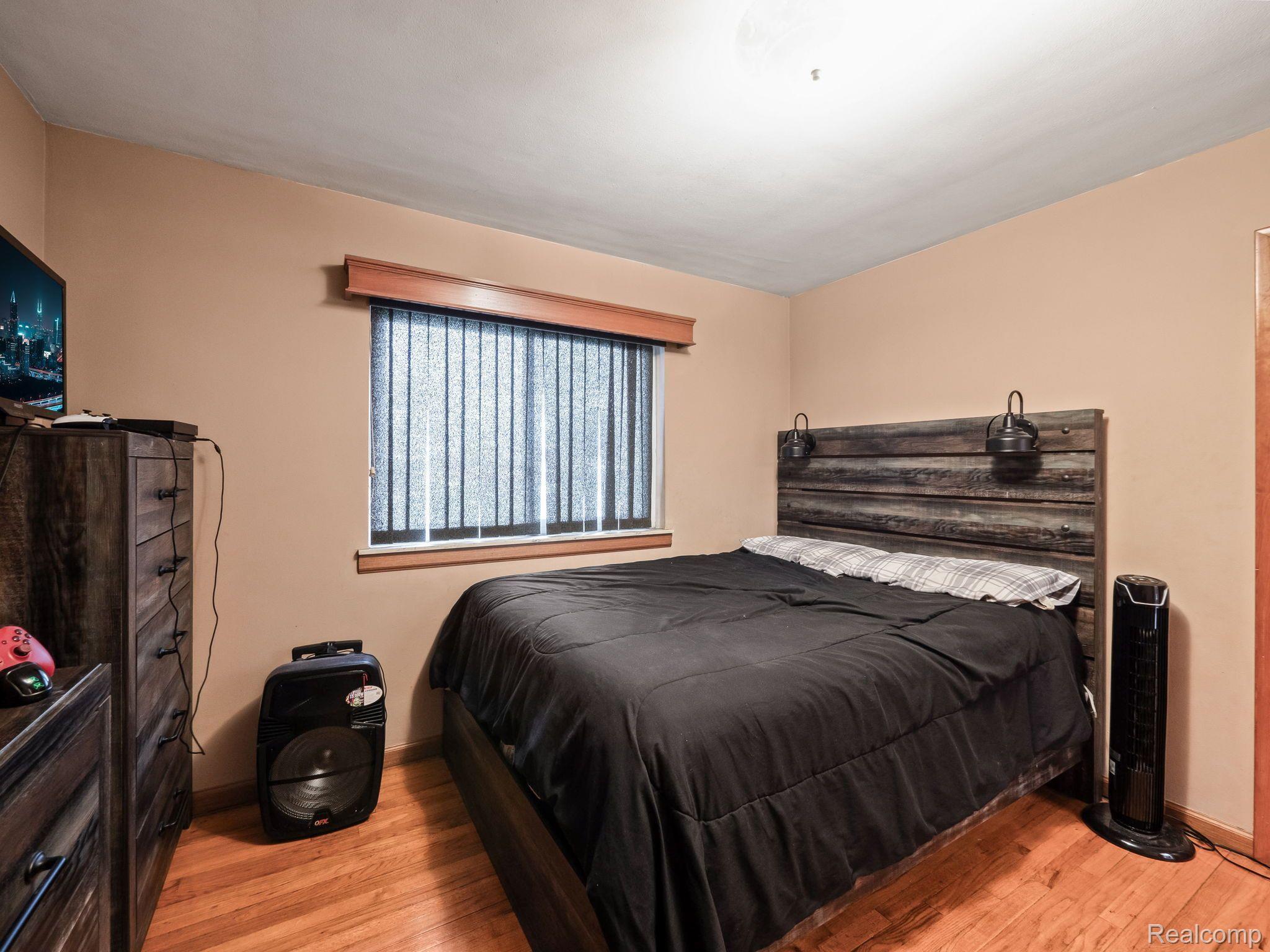 13159 Champaign Avenue