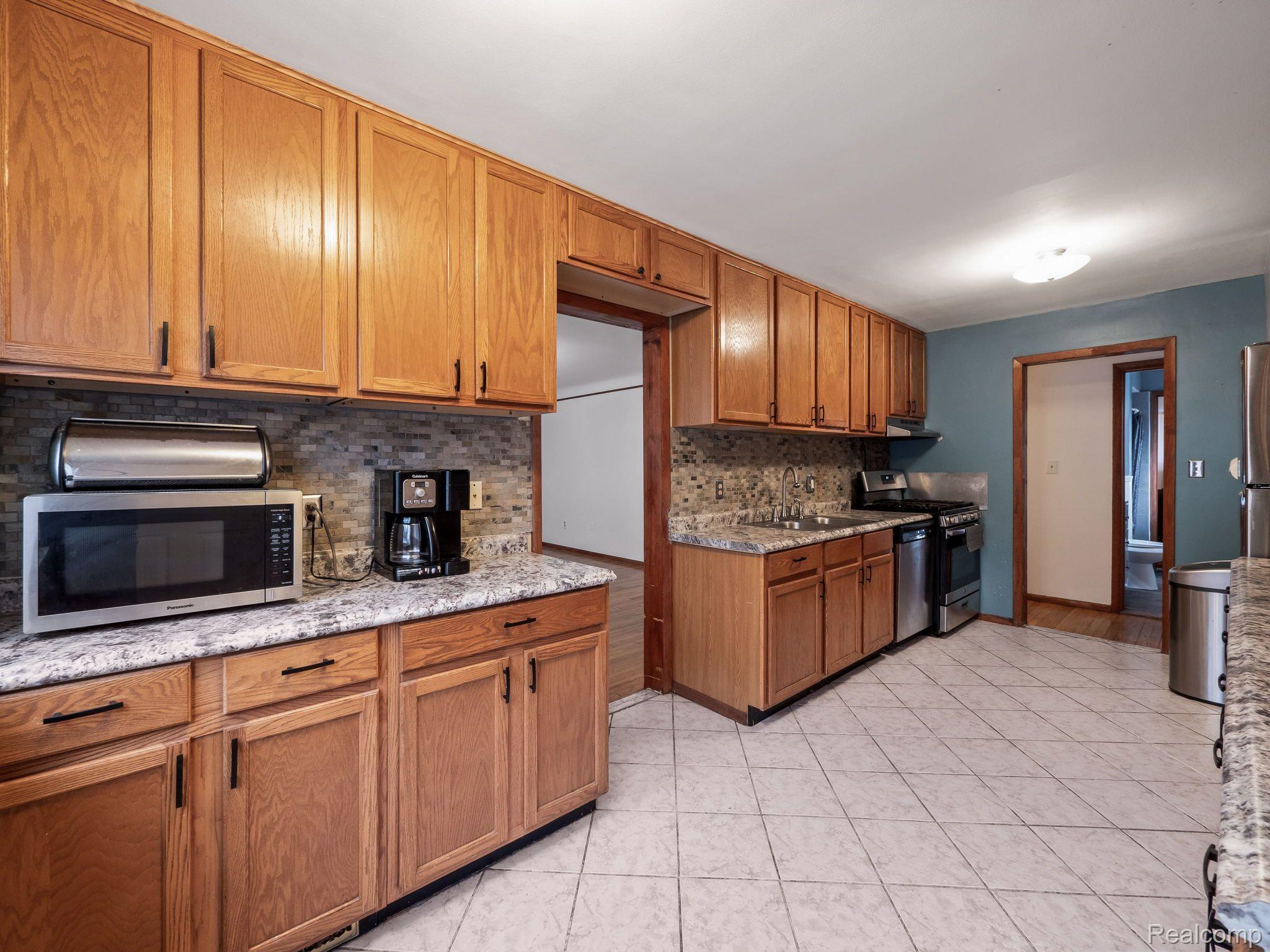 13159 Champaign Avenue