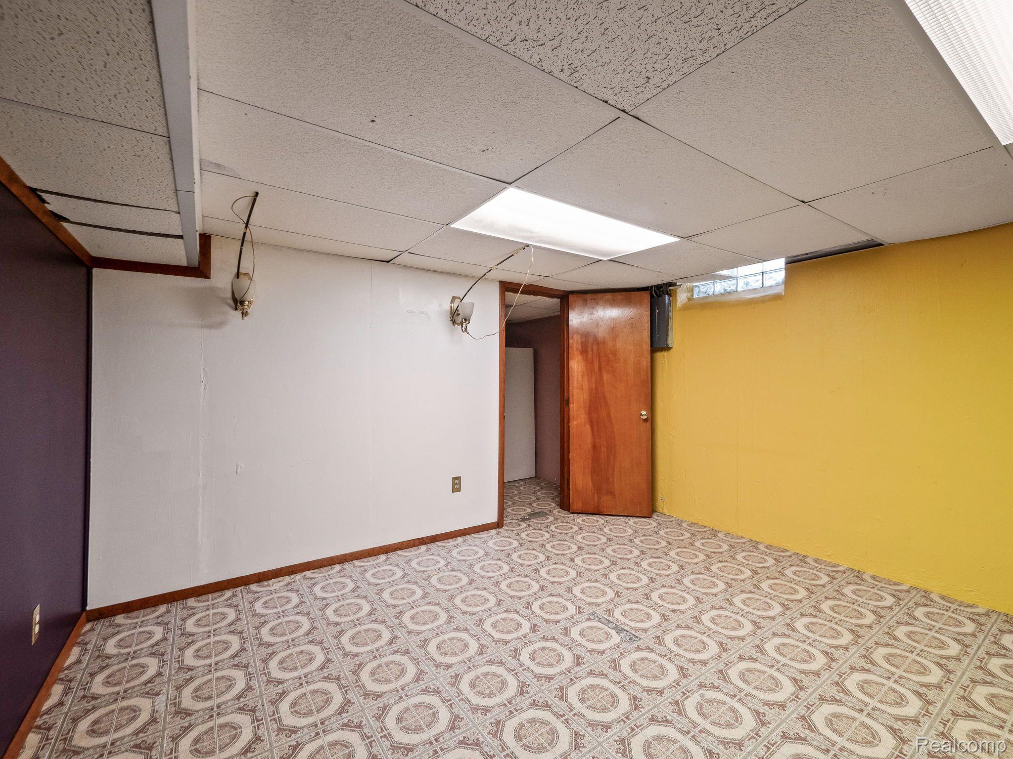 13159 Champaign Avenue