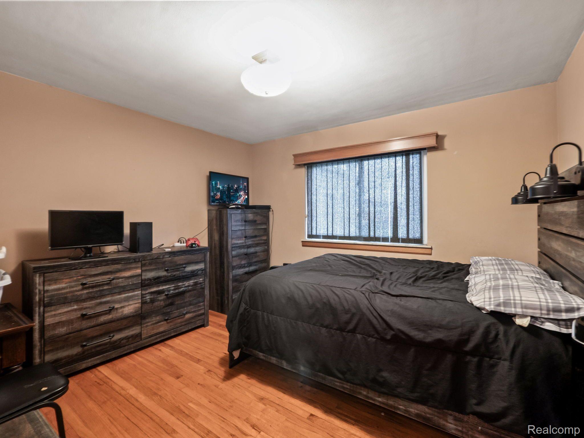 13159 Champaign Avenue