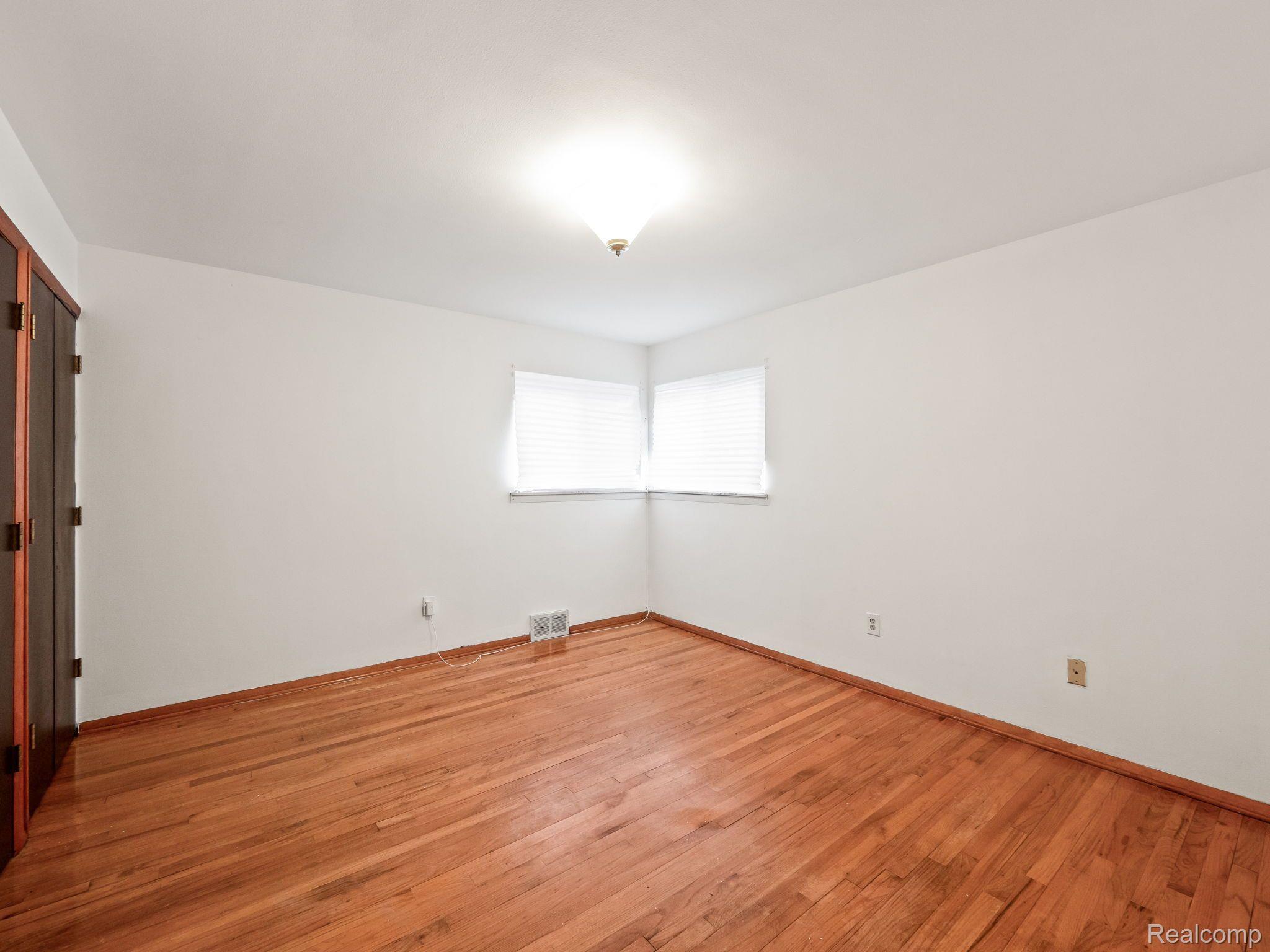 13159 Champaign Avenue