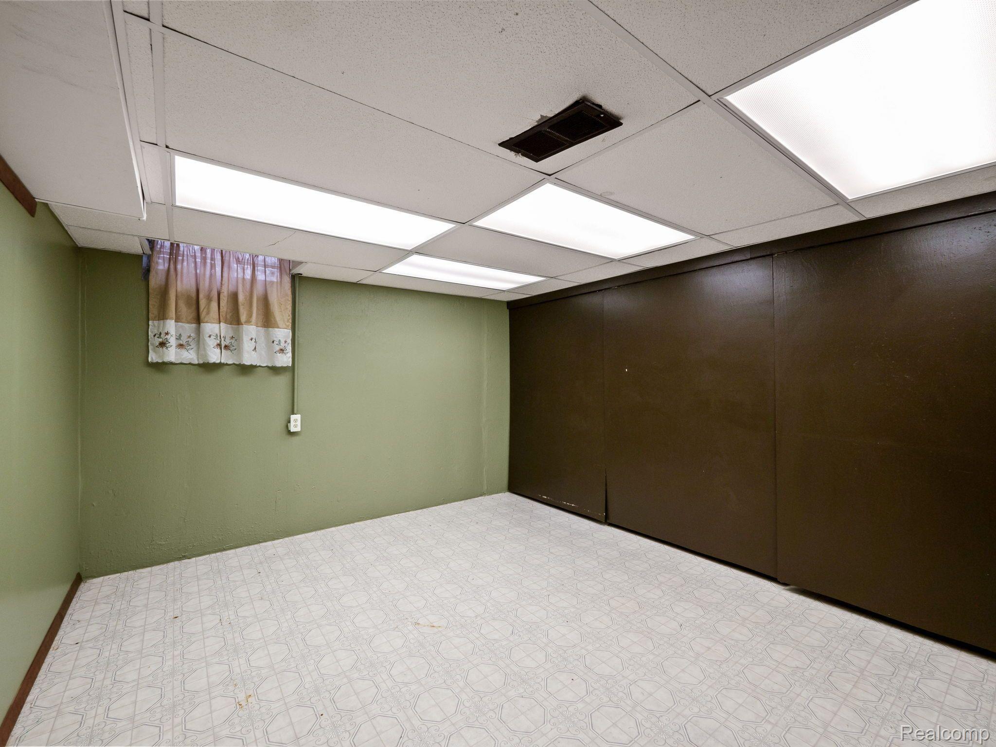 13159 Champaign Avenue