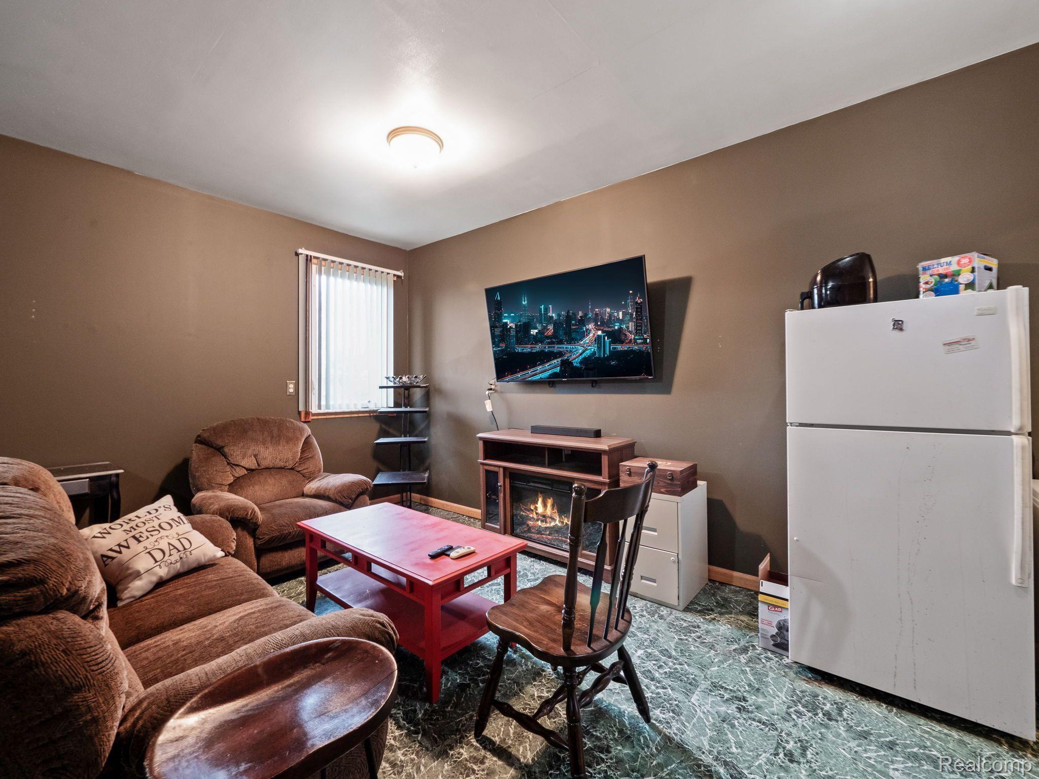 13159 Champaign Avenue