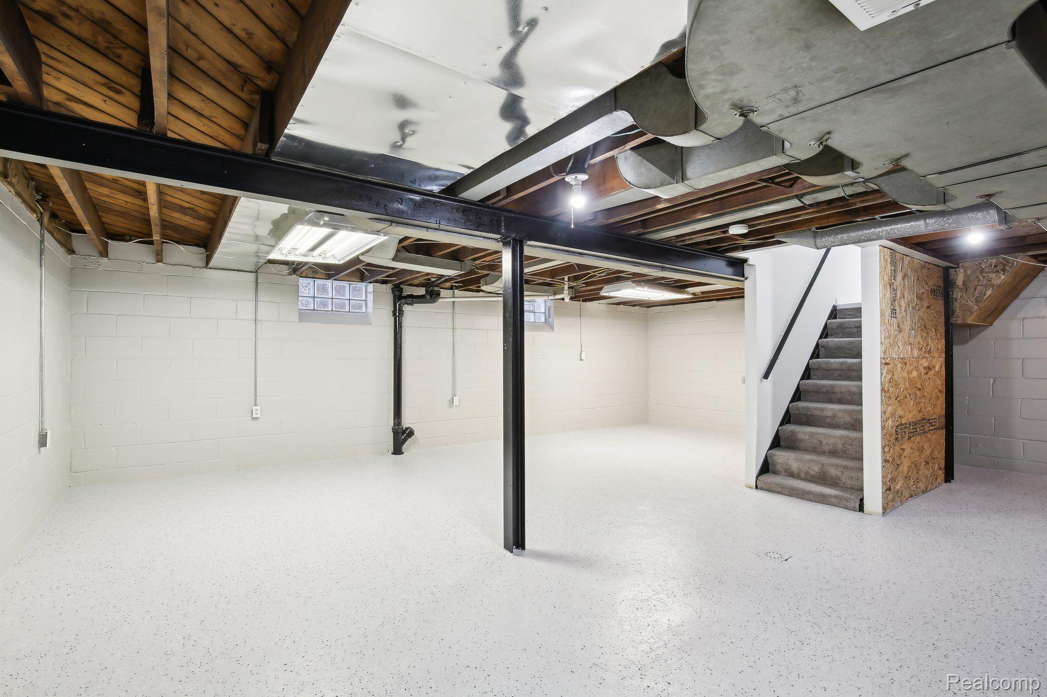 8046 STUDEBAKER Avenue