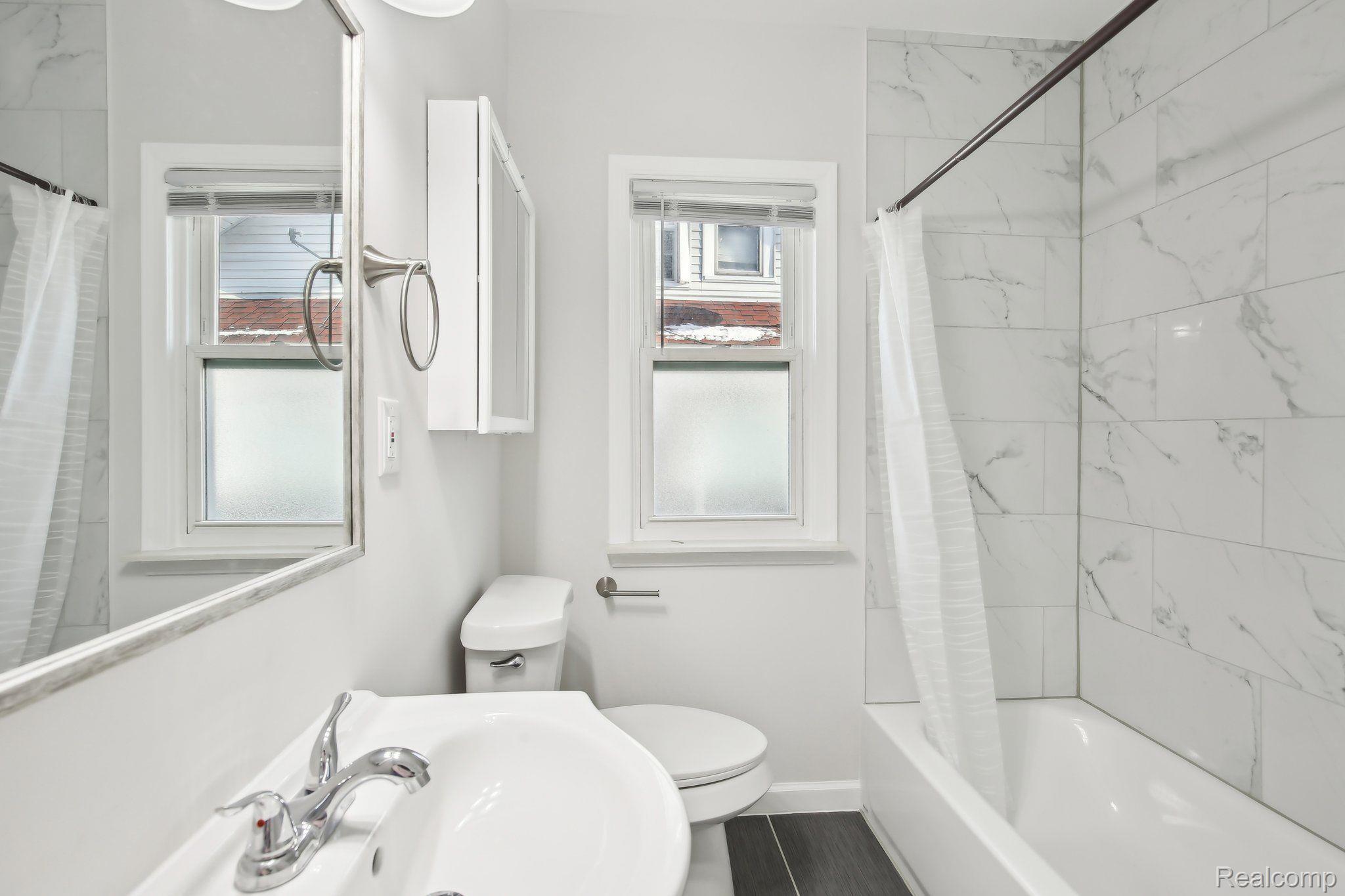 8046 STUDEBAKER Avenue