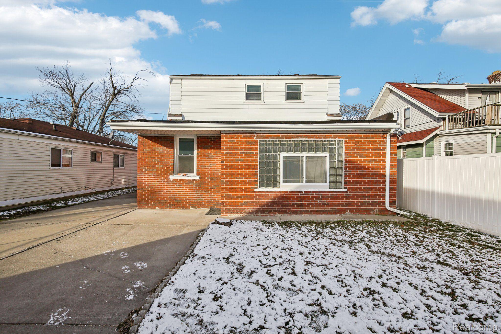 8046 STUDEBAKER Avenue