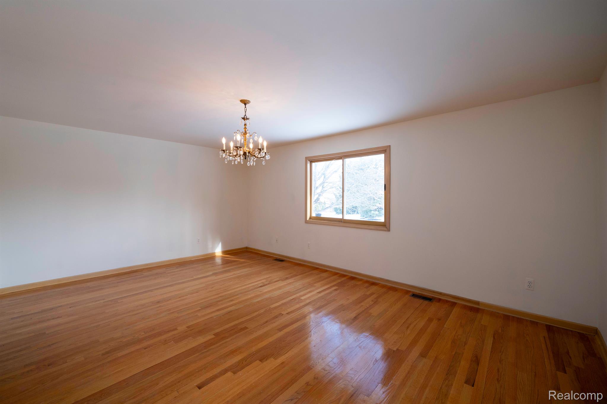 36464 HARNESS CIRCLE